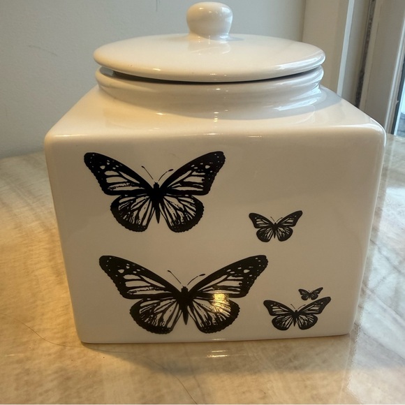 Vintage Neiman Marcus White Ceramic Butterfly Jar - Picture 3 of 11